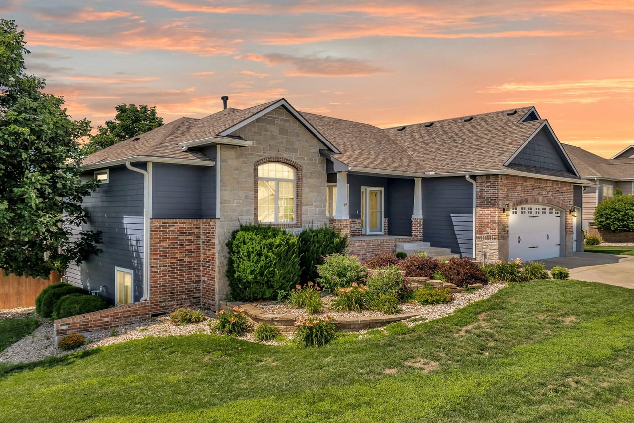 Luxury Home In Lee Mill Heights Addition | Riley County | Manhattan, KS