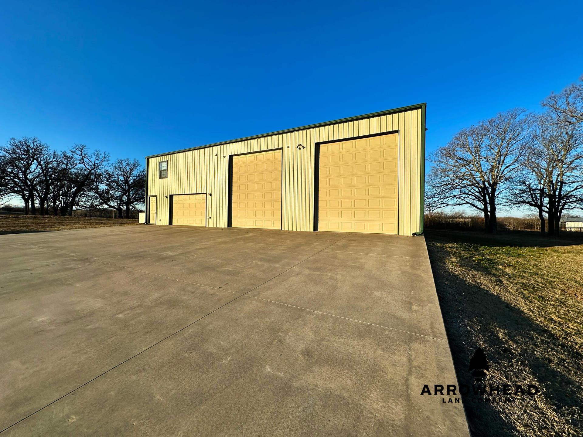 Stunning Barndominium on Beautiful Acreage Creek County Bristow, OK