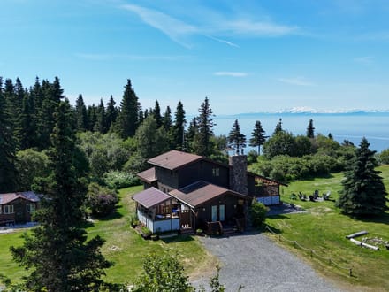 Clam Gulch Lodge 