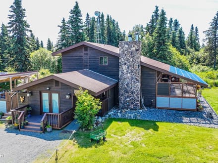 Clam Gulch Lodge 