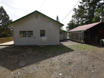 532 Hawkview Lane, Oakland, OR 97462 - 8.2-Acre Rural Retreat
