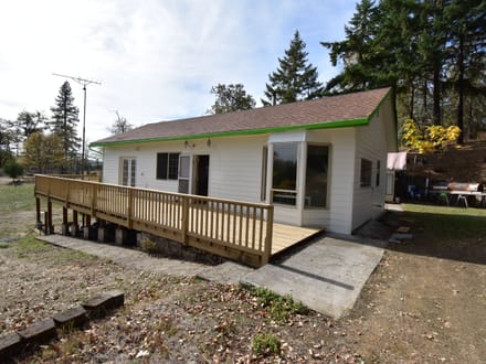 532 Hawkview Lane, Oakland, OR 97462 - 8.2-Acre Rural Retreat