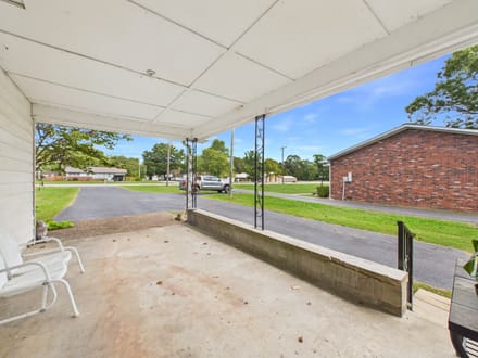 Charming Updated Brick Home on 1.3 +/-  Acre in Cave City, AR | 2 Bed, 1.5 Bath, New Roof & Fenced Backyard