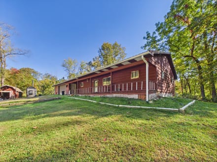 3 Bed/2 Bath Home on 8 Acres Near Rockville, IN