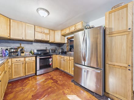 3 Bed/2 Bath Home on 8 Acres Near Rockville, IN