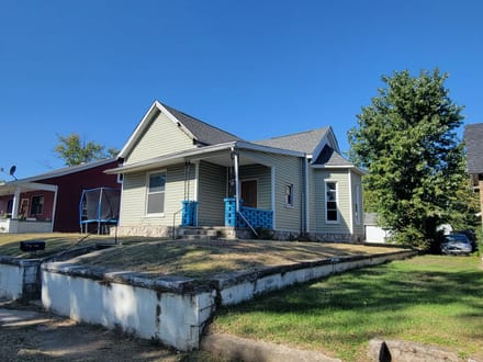 2 Bed / 1 Bath Home in Washington IN 