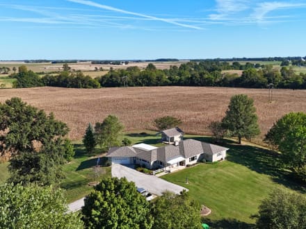 Hilltop Country Home on 3.14 Acres in Daviess County IN 
