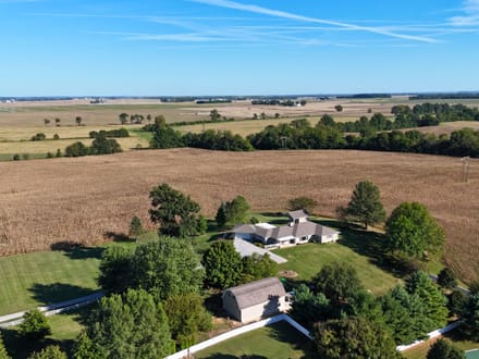 Hilltop Country Home on 3.14 Acres in Daviess County IN 