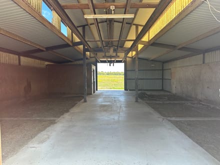 15.404 Acres with Home, Pond & Large Barn in Moody, Texas