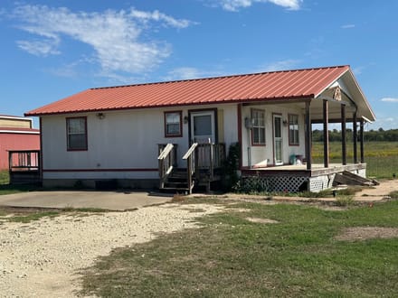 15.404 Acres with Home, Pond & Large Barn in Moody, Texas