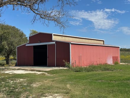 15.404 Acres with Home, Pond & Large Barn in Moody, Texas