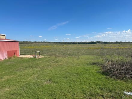 15.404 Acres with Home, Pond & Large Barn in Moody, Texas
