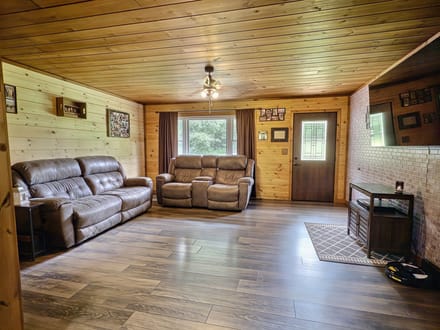 Home with neighborhood river access