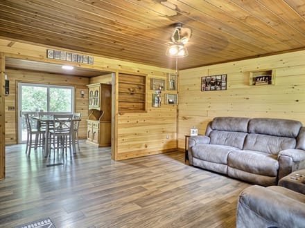 Home with neighborhood river access