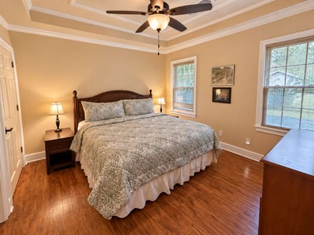 Rusty's Roost- Fully Furnished Retreat Steps from Downtown Clarksdale 