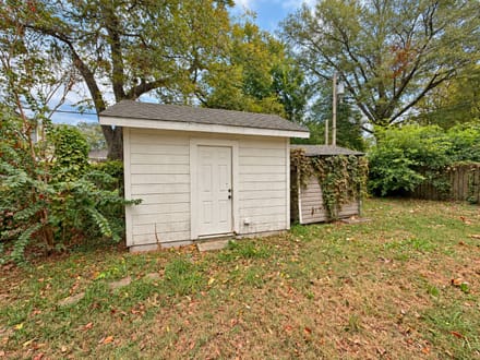 Rusty's Roost- Fully Furnished Retreat Steps from Downtown Clarksdale 