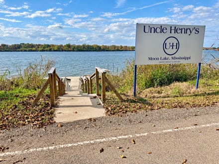 Uncle Henry's!!! Historic Moon Lake landmark and 3.33 acres