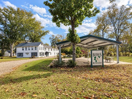 Uncle Henry's!!! Historic Moon Lake landmark and 3.33 acres