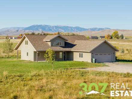Heart Mountain Views with 42 Acres