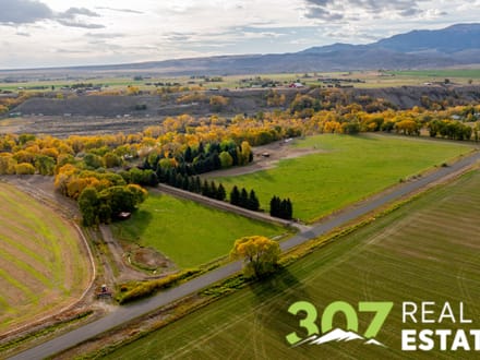 32-Acre Shoshone River Ranch Near Cody, Wyoming