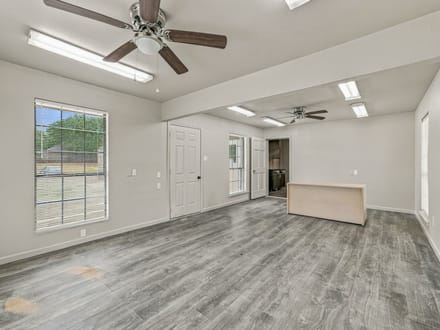 1324 N Saint James Rd