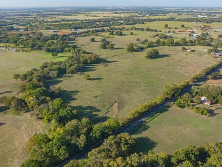 12592 Friendship Rd, Pilot Point, TX 76258