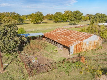12592 Friendship Rd, Pilot Point, TX 76258