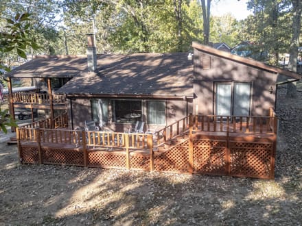 Bull Shoals Lake Life – The Complete Package!