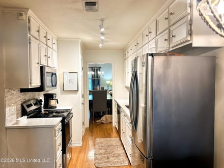 Updated One Level Townhouse with Private Patio in McComb MS