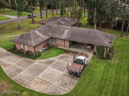 Executive Home for Sale in McComb, MS | 3BR/3.5BA