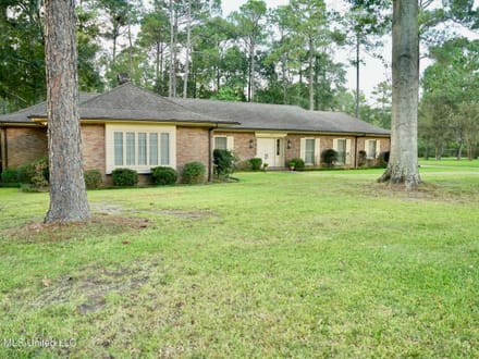 Executive Home for Sale in McComb, MS | 3BR/3.5BA