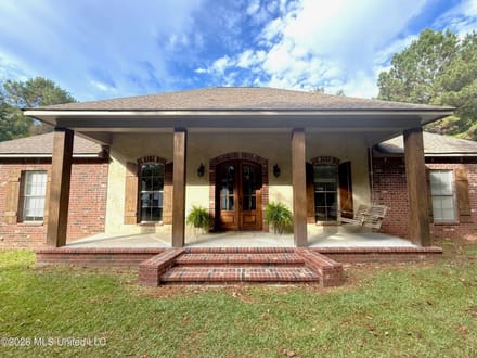5BR Home for Sale on 3 Acres in North Pike School District