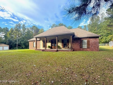 5BR Home for Sale on 3 Acres in North Pike School District