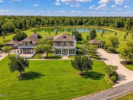 1979± Acre Hunting Plantation in White Castle, LA