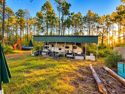 40-Acre North Florida Hunting Camp – Ready for Your Next Adventure!