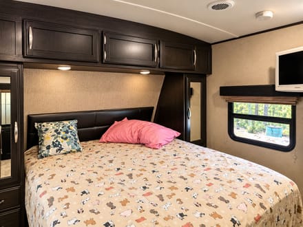 40-Acre North Florida Hunting Camp – Ready for Your Next Adventure!
