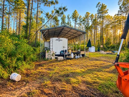 40-Acre North Florida Hunting Camp – Ready for Your Next Adventure!