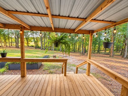  Remodeled 4BR on 4.81 Fenced Acres with Generac & Gate