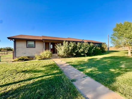 155 +- Ac & Hm 12100 E US Hwy 180, Scurry County