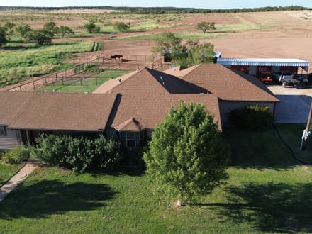 155 +- Ac & Hm 12100 E US Hwy 180, Scurry County