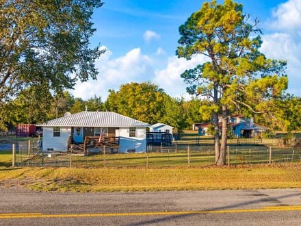 COUNTRY HOME ON 5 ACRES - RED RIVER COUNTY