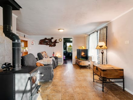 COUNTRY HOME ON 5 ACRES - RED RIVER COUNTY