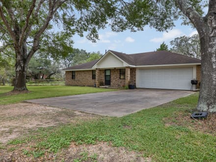 1081 Shirley Oaks 