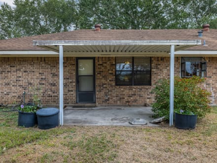 1081 Shirley Oaks 