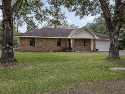 1081 Shirley Oaks 