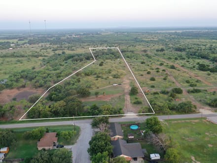 10.67 acres in Bangs, Texas with Large Oaks, Open Homesites & No Deed Restrictions