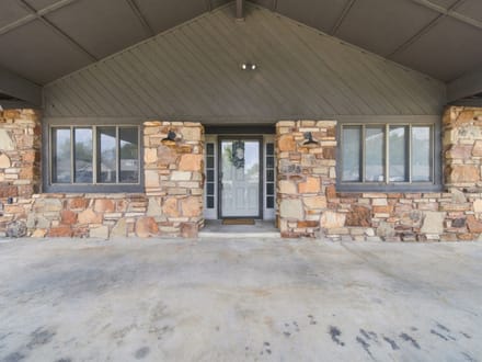 Broken Arrow Updated Home on an Acre