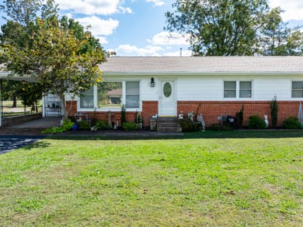 Charming Updated Brick Home on 1.3 +/-  Acre in Cave City, AR | 2 Bed, 1.5 Bath, New Roof & Fenced Backyard