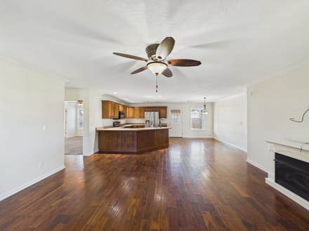 4 JACOB LANE | CAVE CITY, AR | DOUBLE OAKE ESTATES | 2 PRIMARY SUITES | SALTWATER POOL | 4-CAR GARAGE | 1.26± ACRES