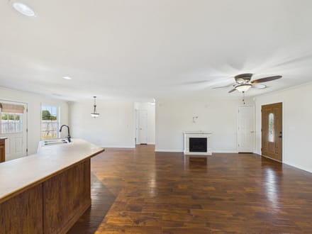 4 JACOB LANE | CAVE CITY, AR | DOUBLE OAKE ESTATES | 2 PRIMARY SUITES | SALTWATER POOL | 4-CAR GARAGE | 1.26± ACRES